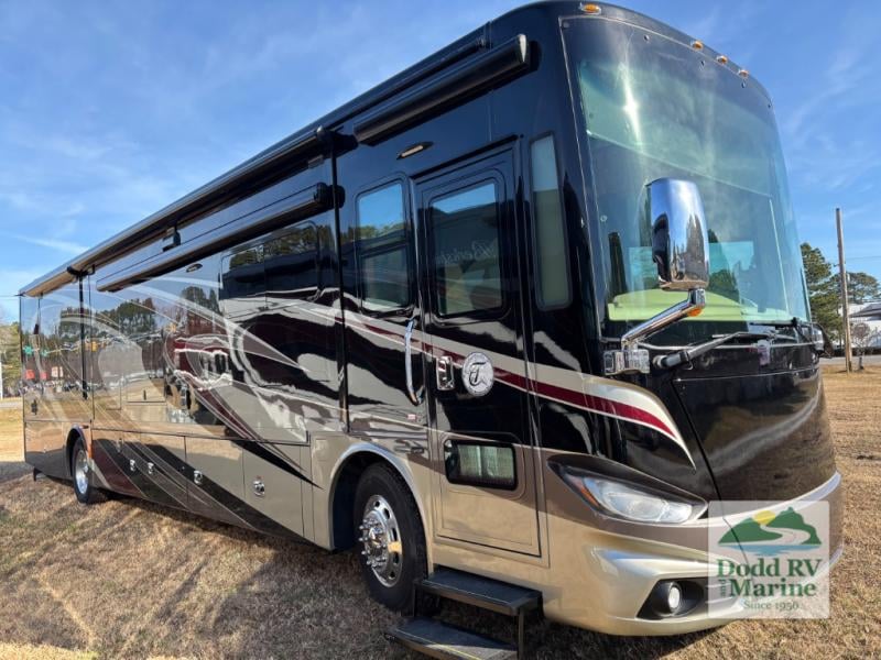 Pre-Owned 2015 Tiffin Motorhomes 40 AH - photo - 0