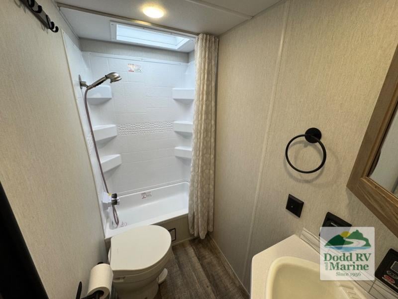Pre-Owned 2024 Forest River RV 23LM - photo - 20