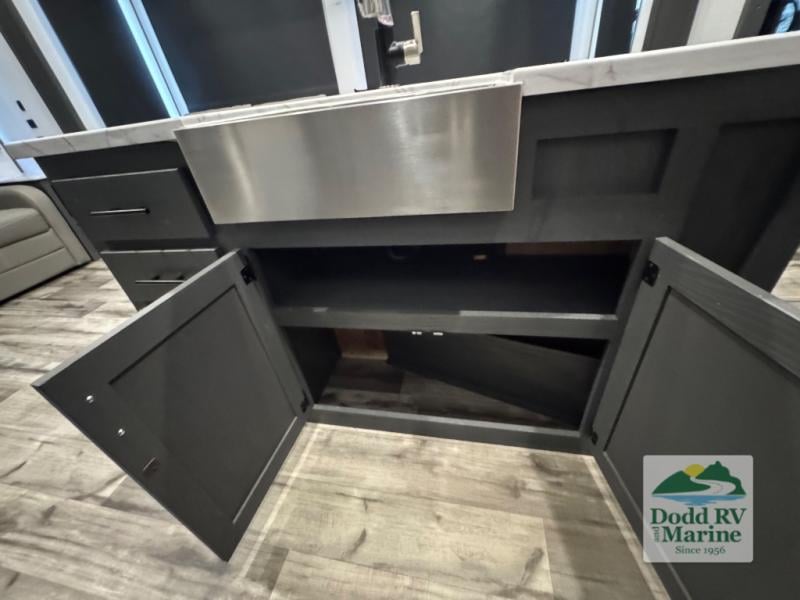 Pre-Owned 2024 Dutchmen RV 390LOFT - photo - 23
