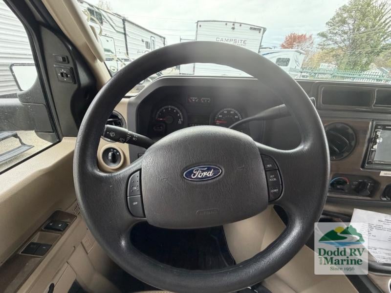 Pre-Owned 2020 Thor Motor Coach 24F - photo - 40