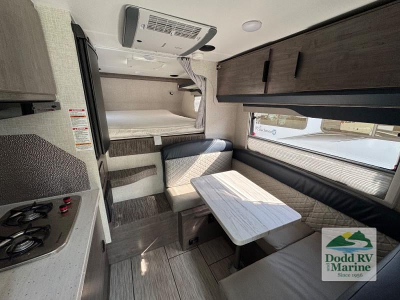Pre-Owned 2025 Lance 825 - photo - 5