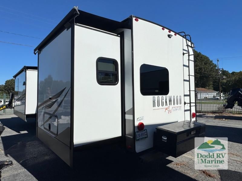 Pre-Owned 2022 Forest River RV 8324SB - photo - 2