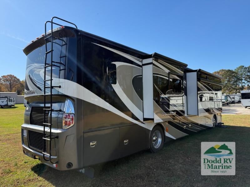 Pre-Owned 2016 Tiffin Motorhomes 40 QBH - photo - 2