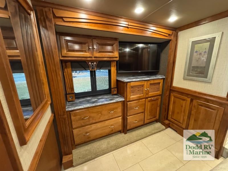 Pre-Owned 2016 Tiffin Motorhomes 40 QBH - photo - 25